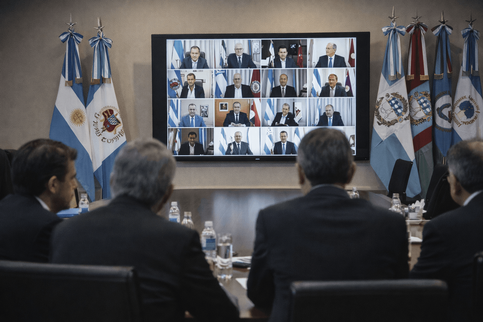 Sáenz y seis gobernadores conforman un bloque federal con agenda común