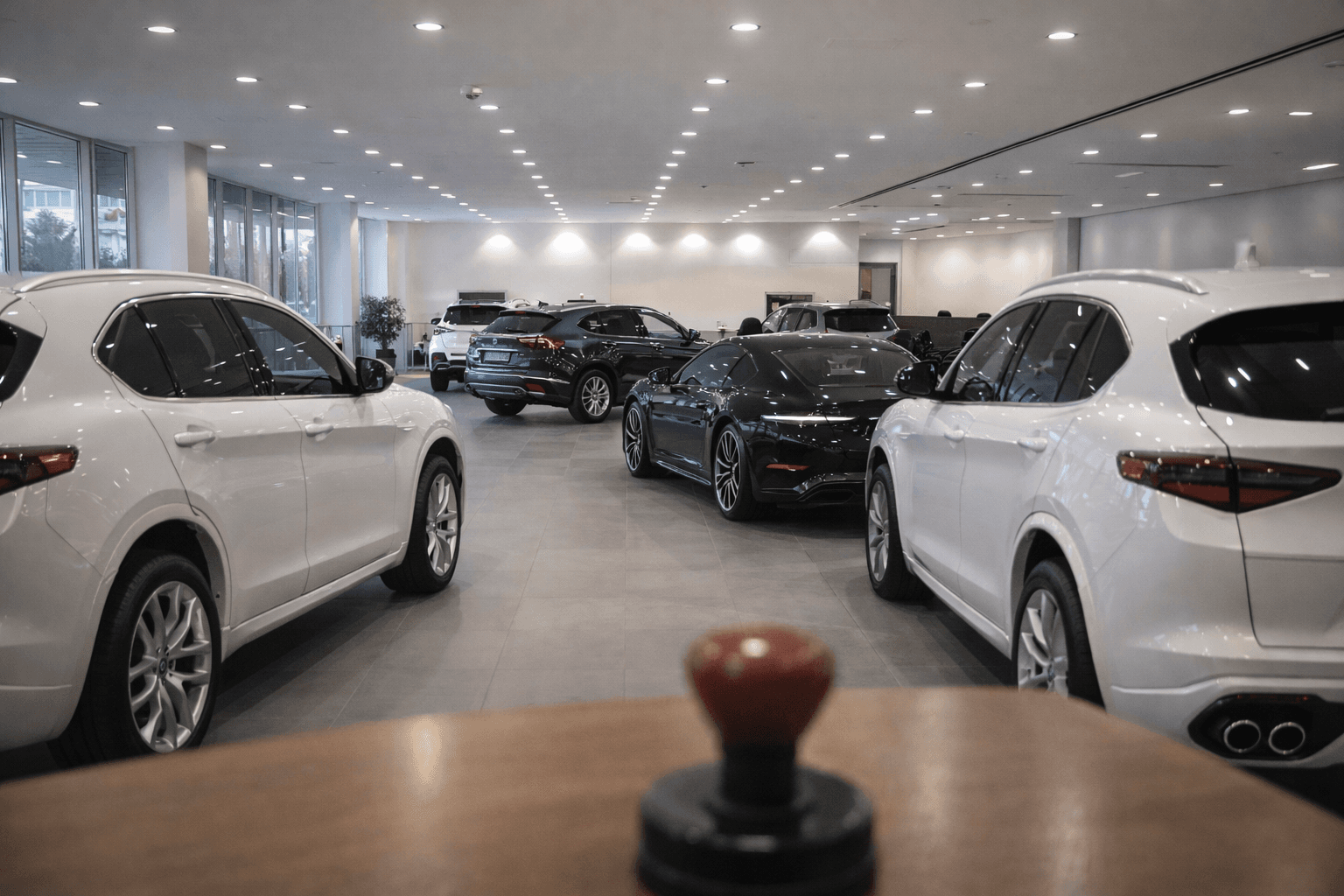 El Gobierno elimina el impuesto interno a autos de alta gama y anticipan bajas de precios