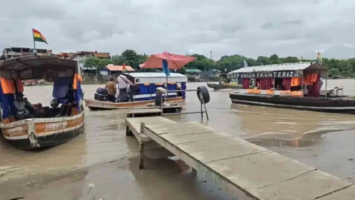 El boom de las chalanas en la frontera: millones en movimiento y un control en discusión