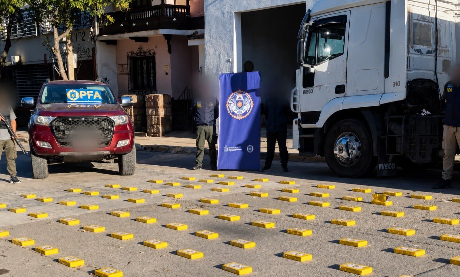 Salta-Córdoba: desarticulan una banda narco que movía cocaína en camiones