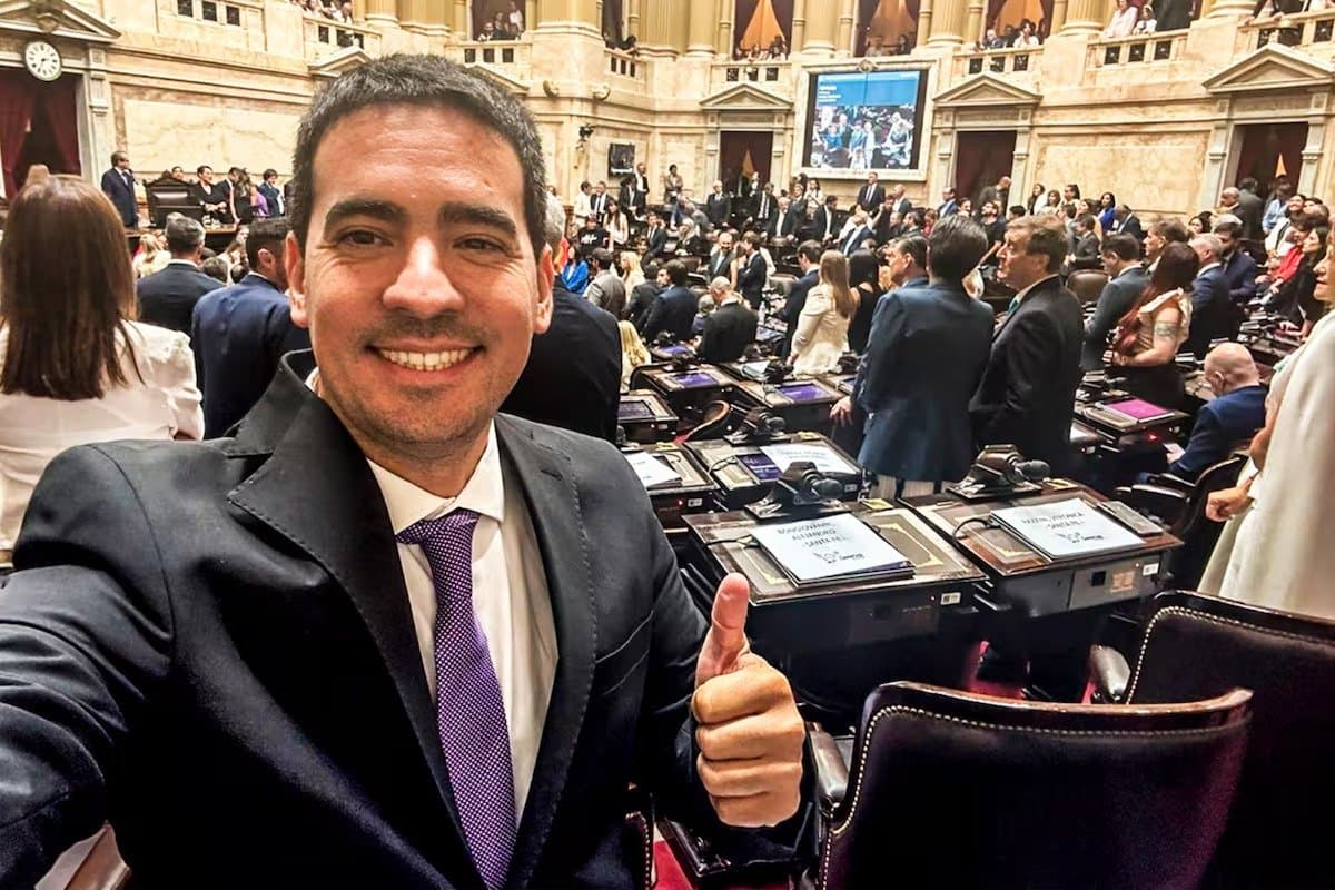 Ravier debuta como vocero y el Gobierno busca reordenar su comunicación
