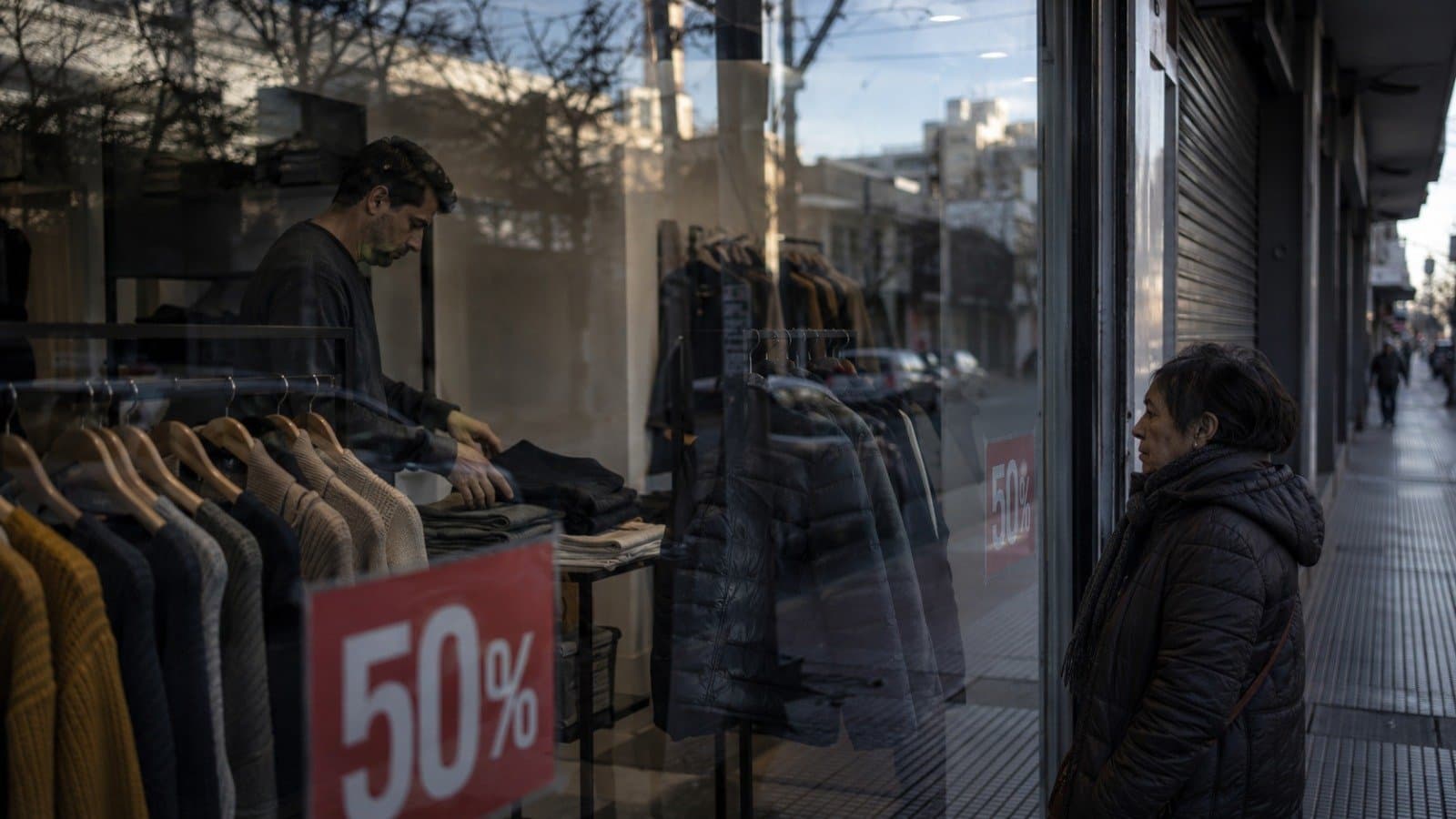 Descuentos sin reacción: locales de ropa alertan por la caída del consumo en Salta