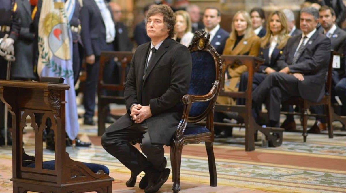 Milei mostró a su nuevo Gabinete en el Tedeum y prepara una reunión clave por el Banco Central