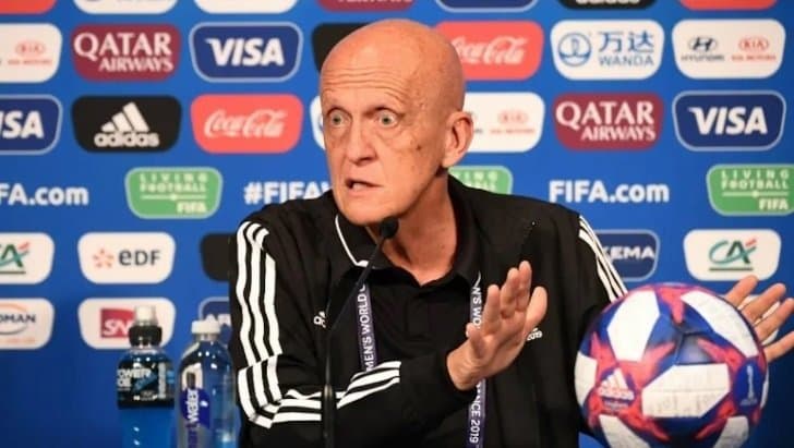 FIFA respaldó el arbitraje de Argentina-Egipto tras las críticas por el VAR