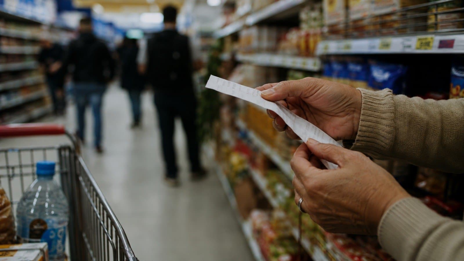 Precios e ingresos: el INDEC difunde la inflación de julio mientras el mercado proyecta la tendencia del costo de vida
