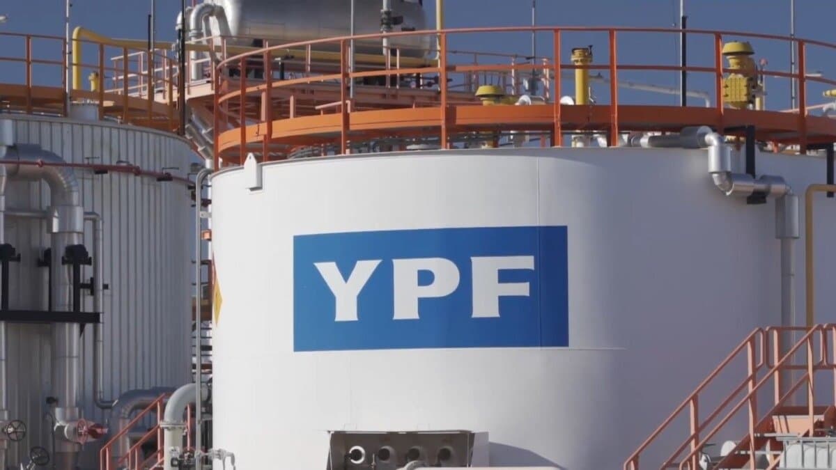 Megaproyecto energético: YPF presentó el plan de GNL por US$ 50.000 millones para exportar gas al mundo