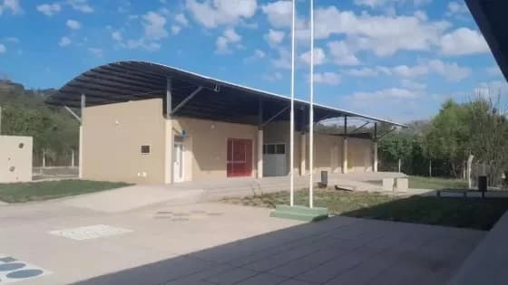 En el paraje El Obraje de Salvador Mazza terminaron una escuela nueva