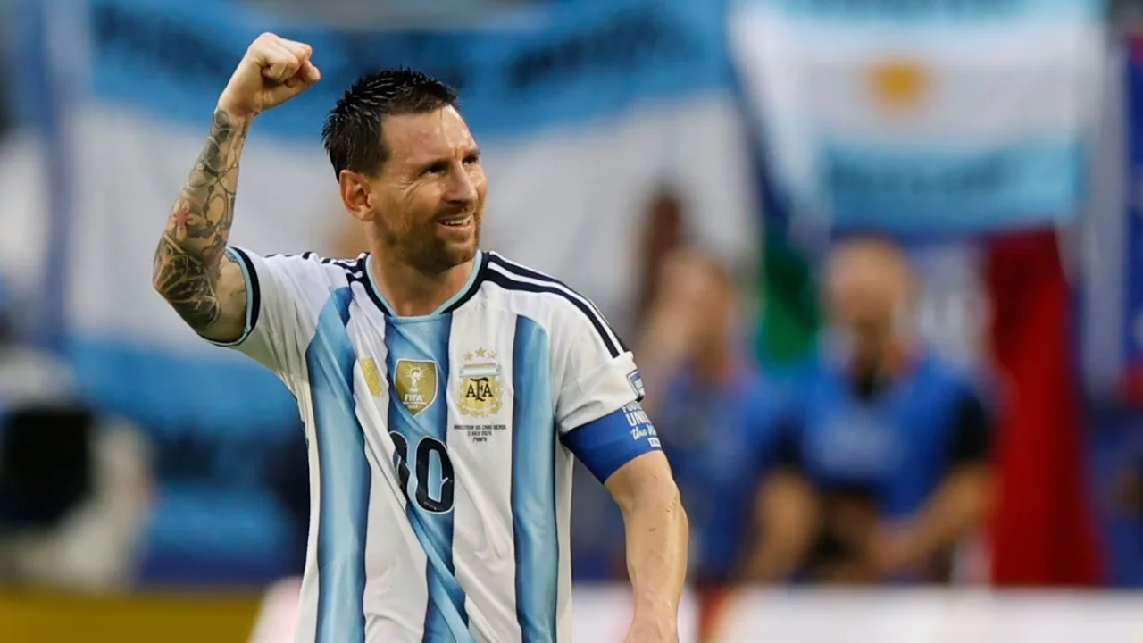Messi llegó a la Argentina para jugar su despedida con la Selección