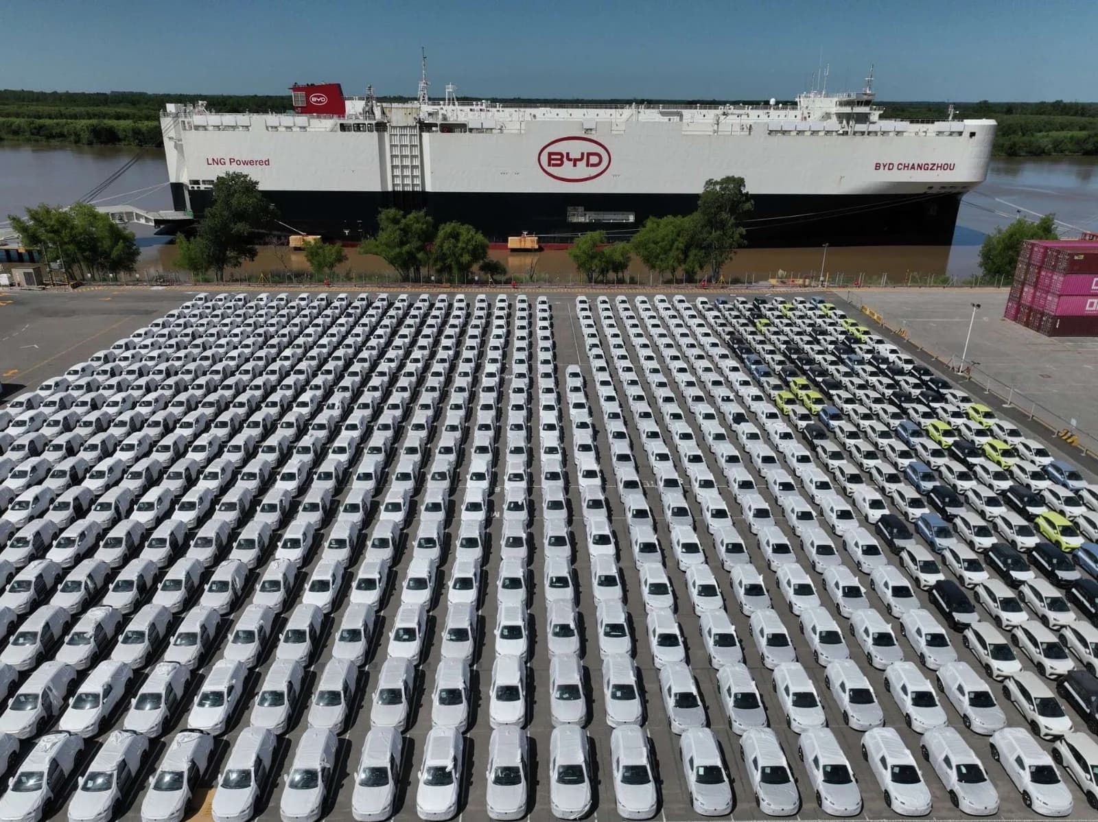 Argentina acuerda revisar distorsiones comerciales en autos y otros sectores