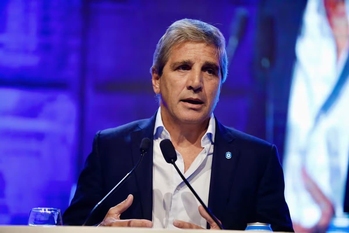 El Gobierno busca avales externos para cubrir deuda de julio y ganar aire financiero