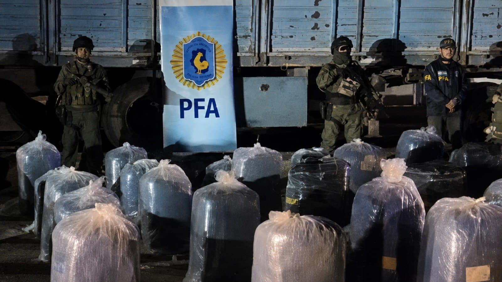 Pichanal: hallaron 1.845 kilos de hojas de coca escondidos entre harina de soja