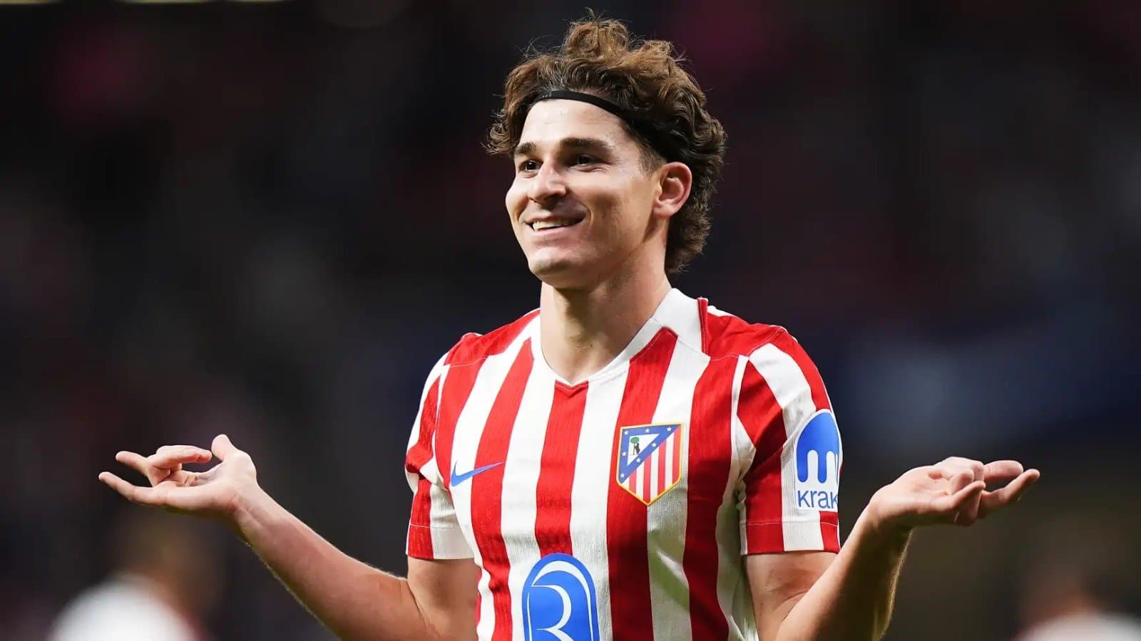 Barcelona va por Julián Álvarez, pero Atlético niega una oferta formal y lo declara intransferible