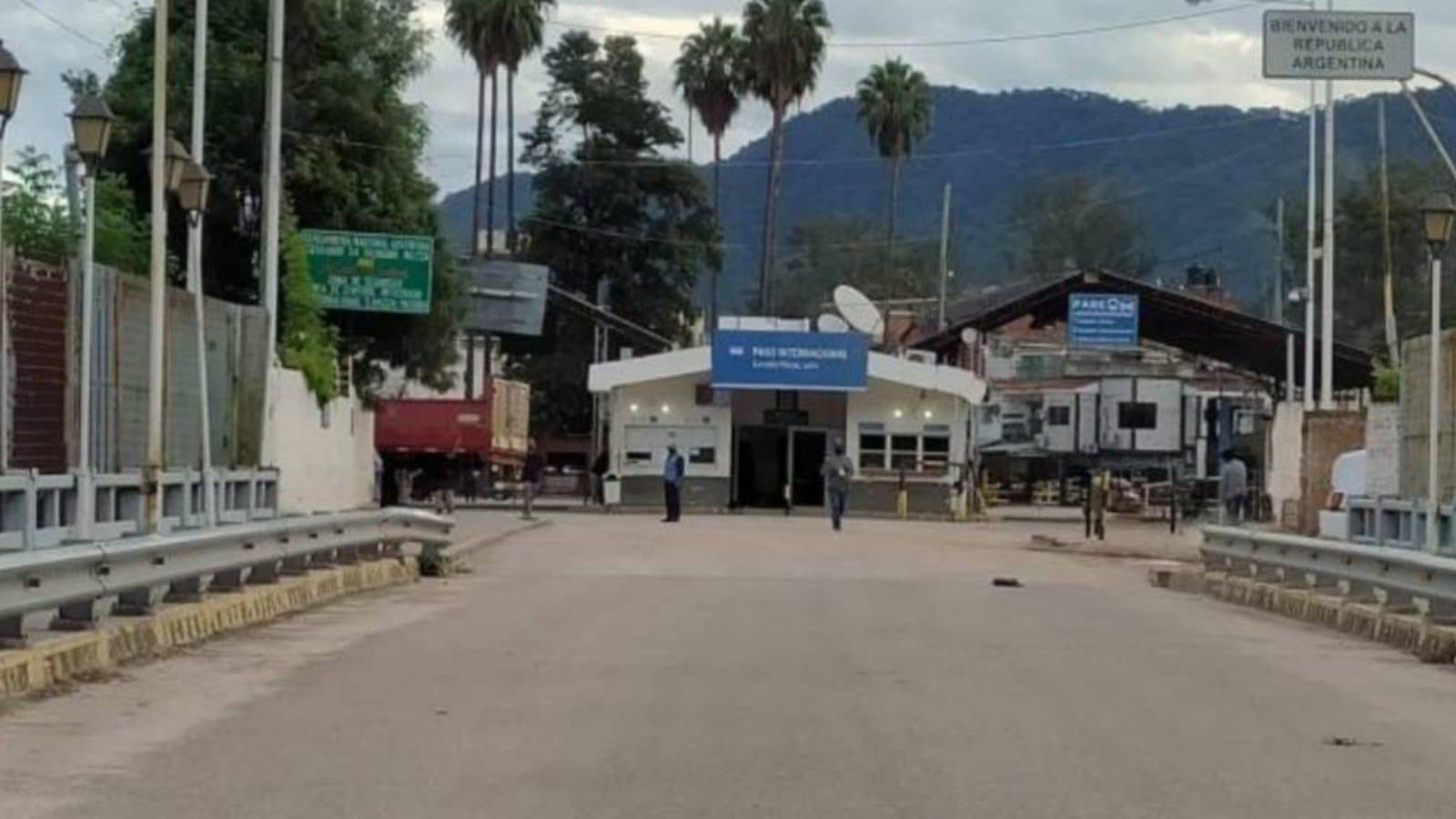 Comercios casi sin movimiento: la frontera salteña siente el impacto de la crisis boliviana