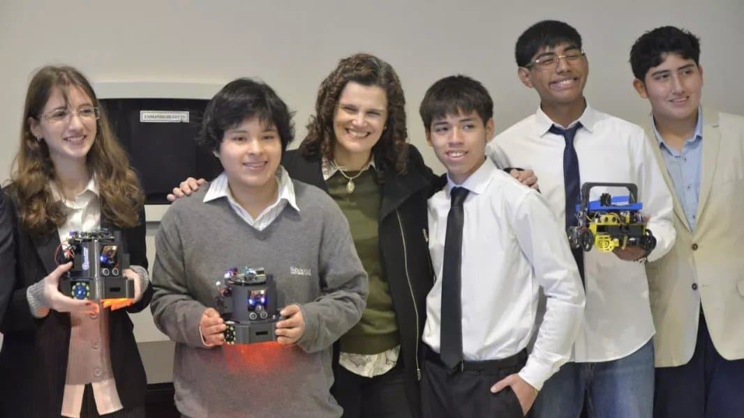 Jóvenes salteños representarán a la Argentina en el Mundial de Robótica en Corea