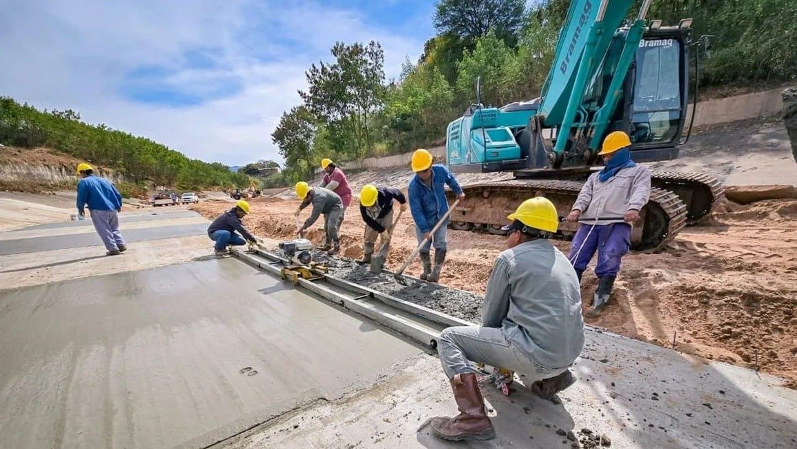 Infraestructura urbana: avanzan las obras de reparación en el canal del río Tartagal para prevenir anegamientos